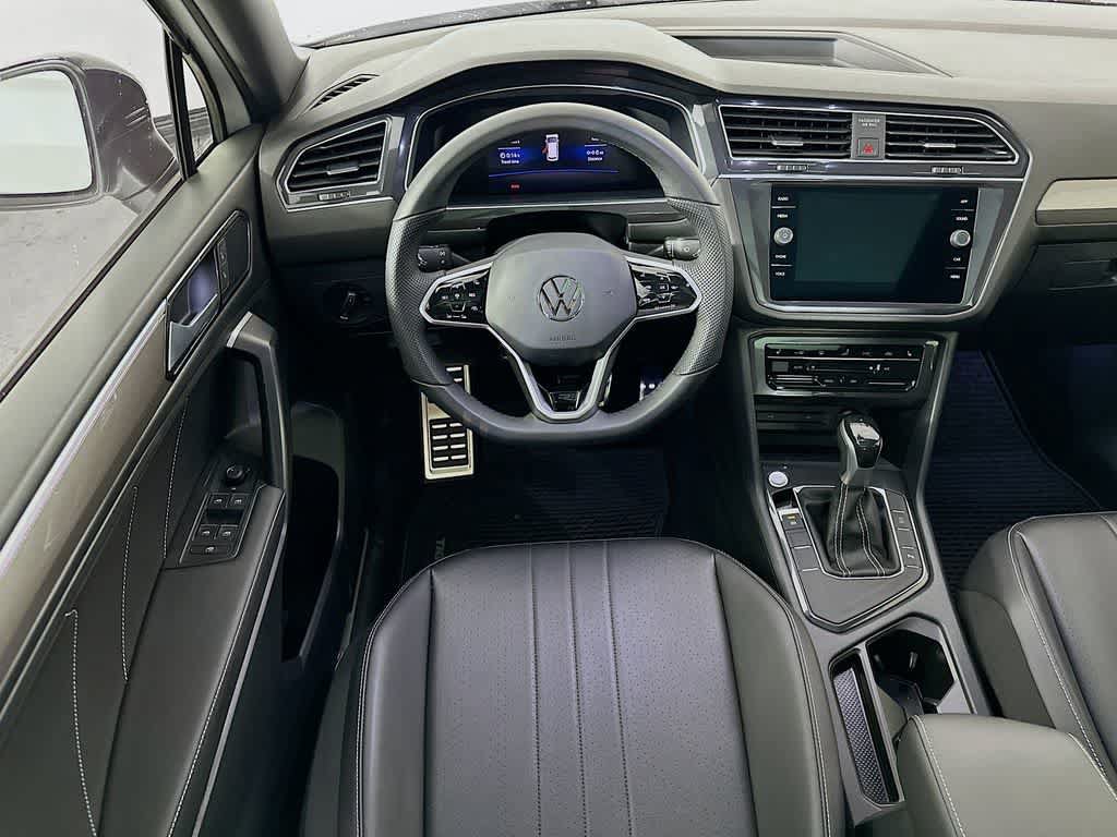 Used 2023 Volkswagen Tiguan SE R-Line FWD image 10