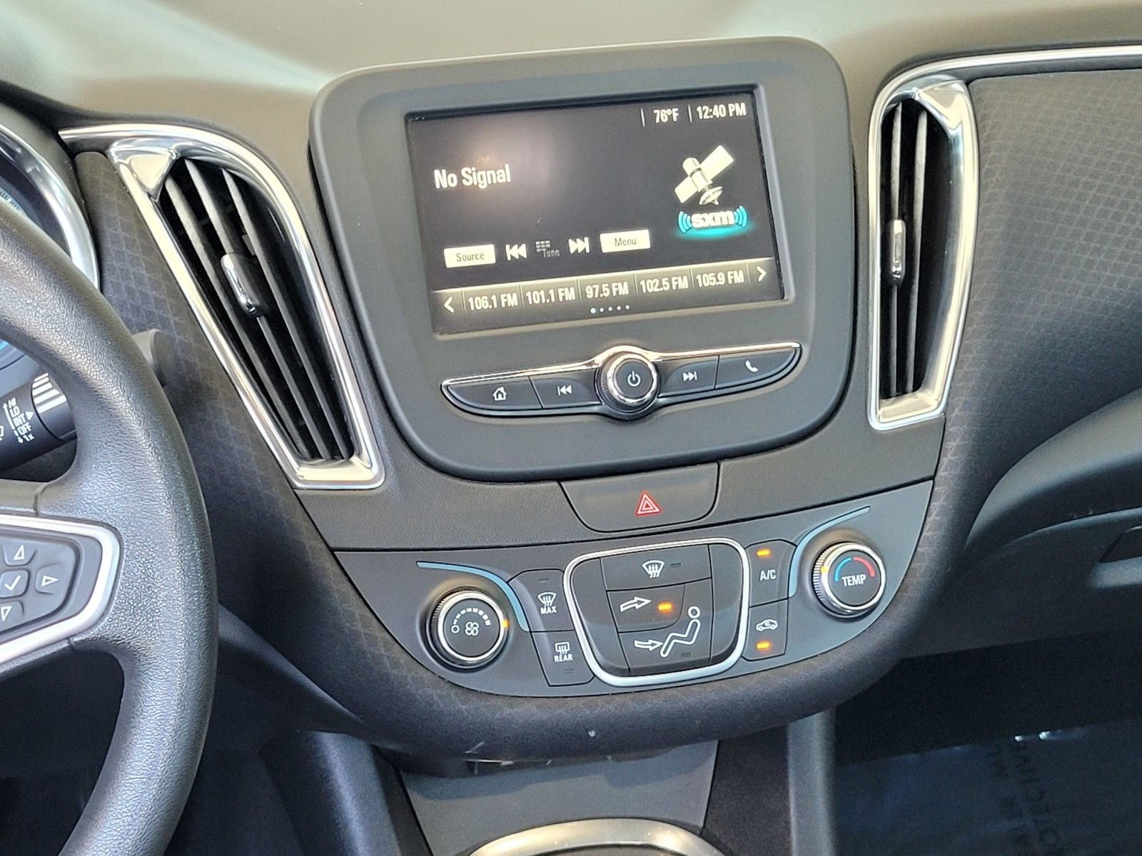 Used 2018 Chevrolet Malibu LT FWD image 15