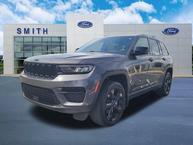 Used 2025 Jeep Grand Cherokee Altitude