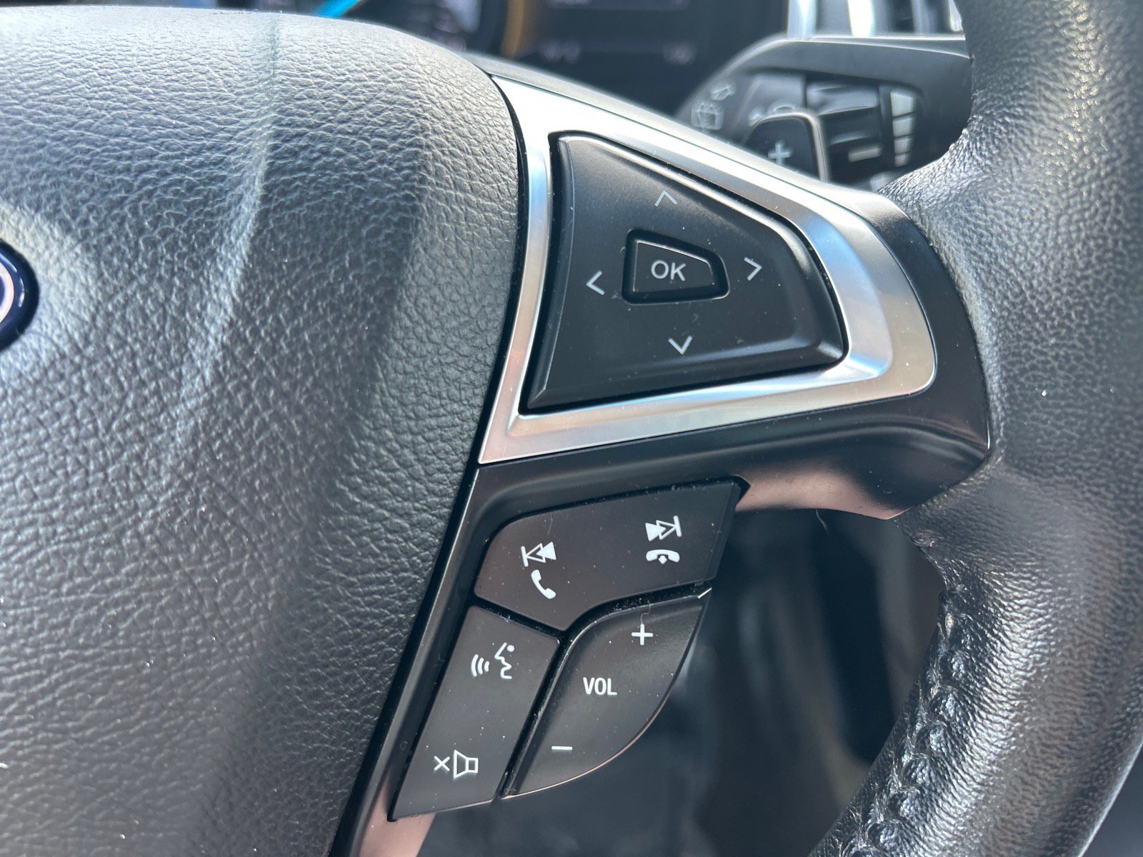 Certified 2020 Ford Edge Titanium AWD/4WD image 24