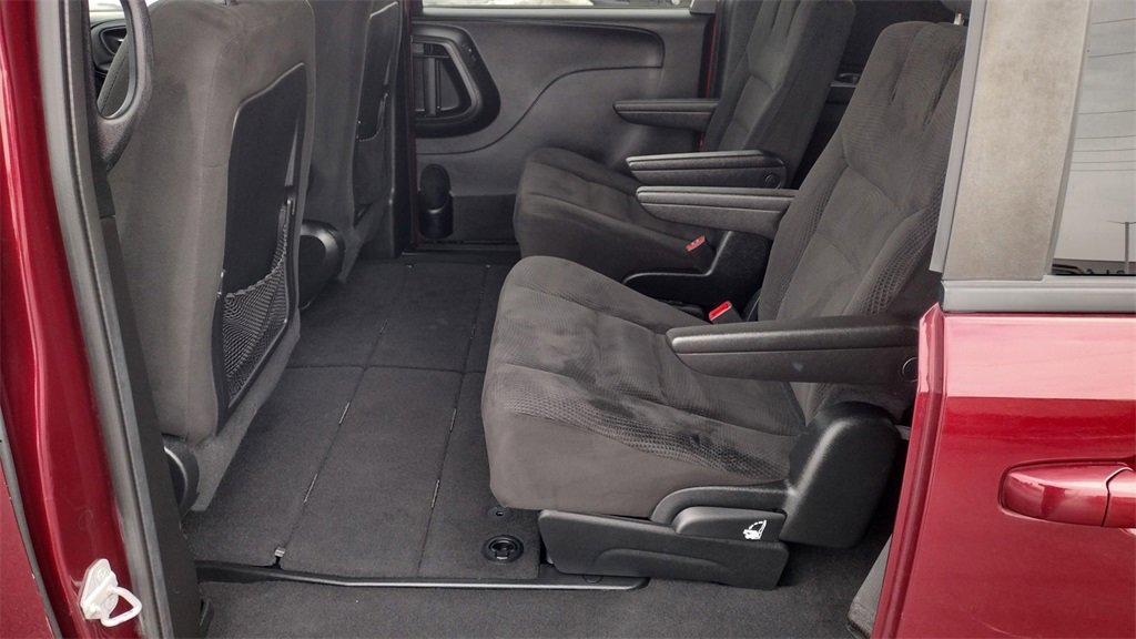 Used 2017 Dodge Grand Caravan SE image 20