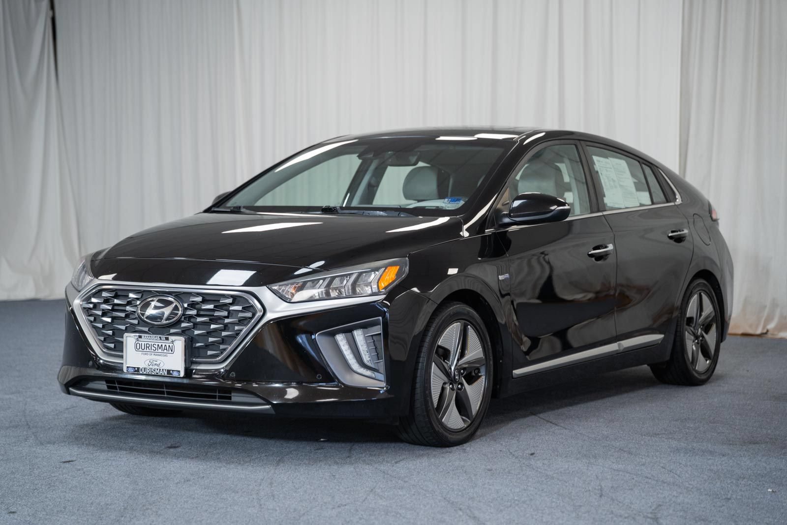 Used 2020 Hyundai Ioniq Limited FWD image 3