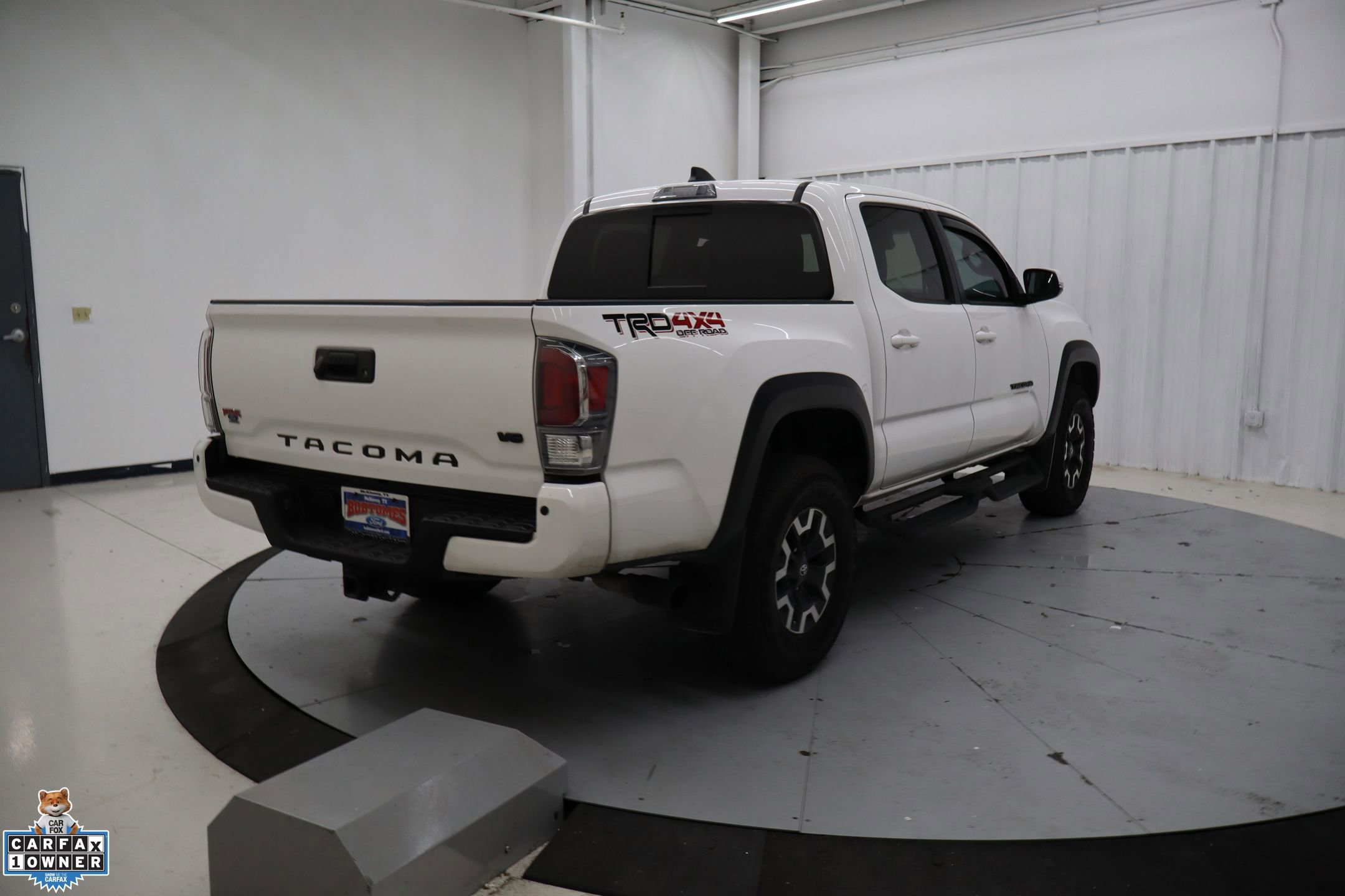 Used 2023 Toyota Tacoma TRD Off-Road w/ Technology Package image 6