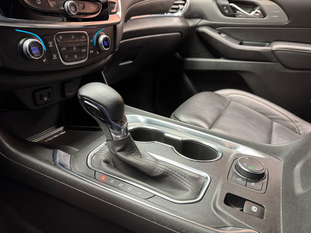 Used 2023 Chevrolet Traverse LT AWD/4WD image 19