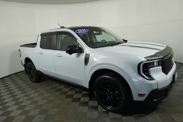 Certified 2025 Ford Maverick Lariat w/ Black Appearance Package image 2