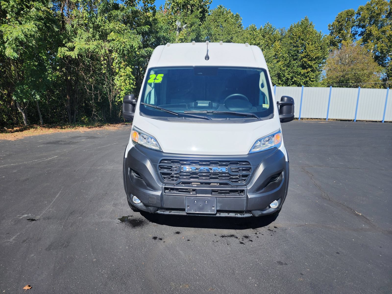 Used 2025 RAM ProMaster 2500 w/ Convenience Group FWD image 8