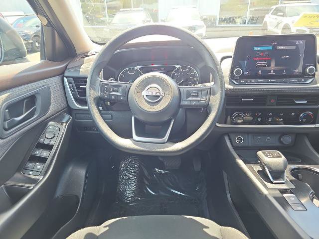 Used 2023 Nissan Rogue S AWD/4WD image 8