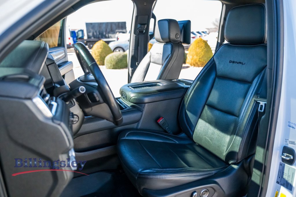 Used 2021 GMC Yukon XL Denali w/ Denali Premium Package image 10