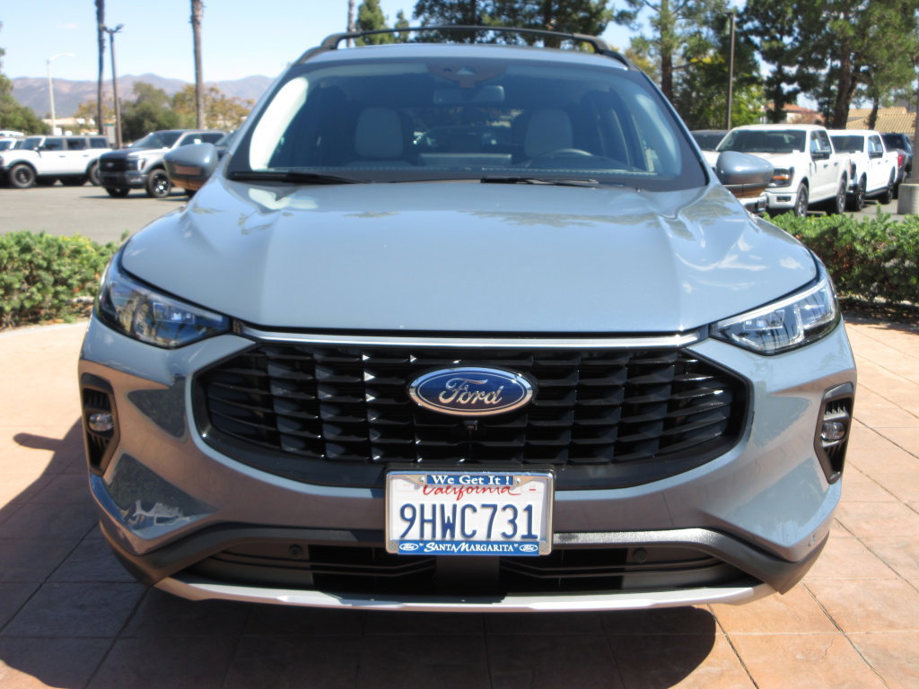 Certified 2023 Ford Escape SE w/ PHEV Premium Package FWD image 8