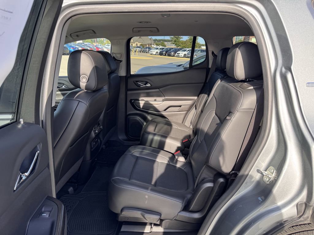 Used 2023 GMC Acadia SLT image 31