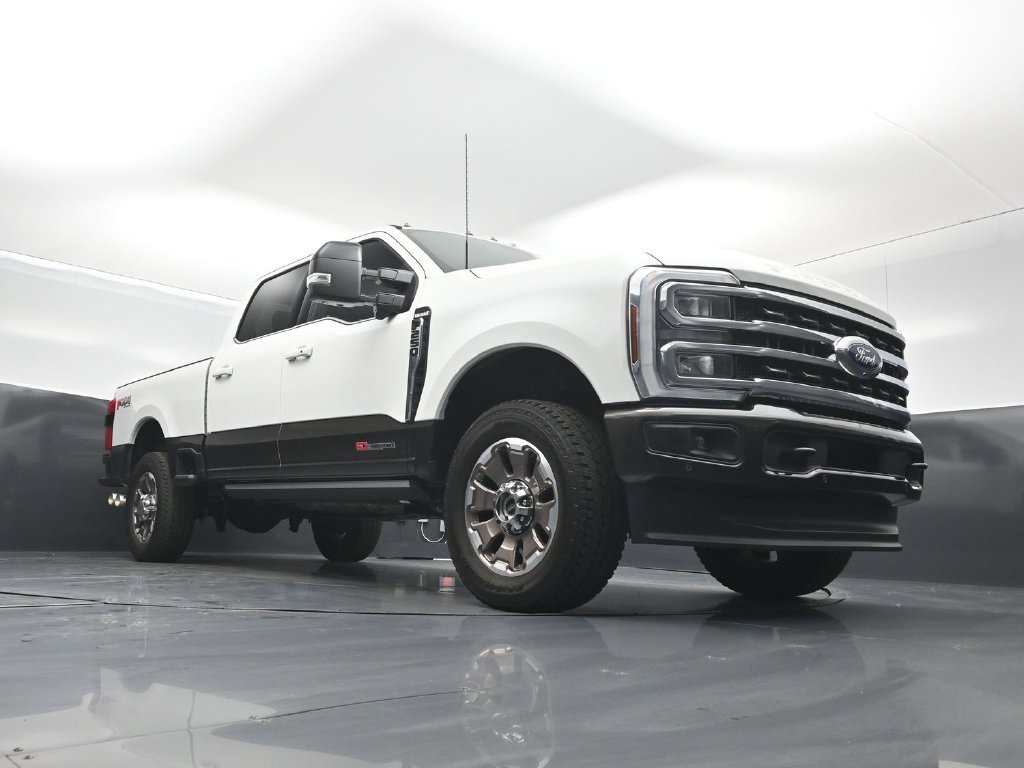 Certified 2025 Ford F250 King Ranch AWD/4WD image 4