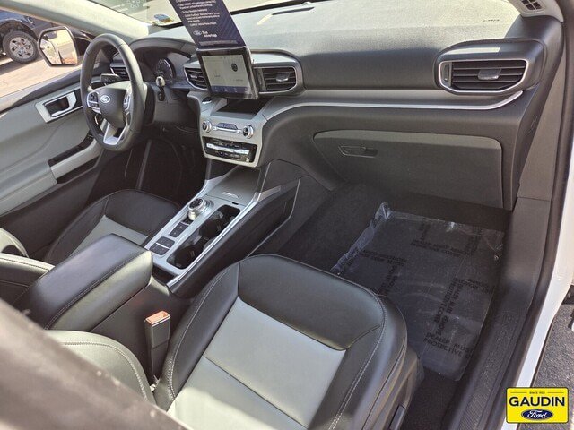 Certified 2023 Ford Explorer XLT w/ Equipment Group 202A RWD image 18