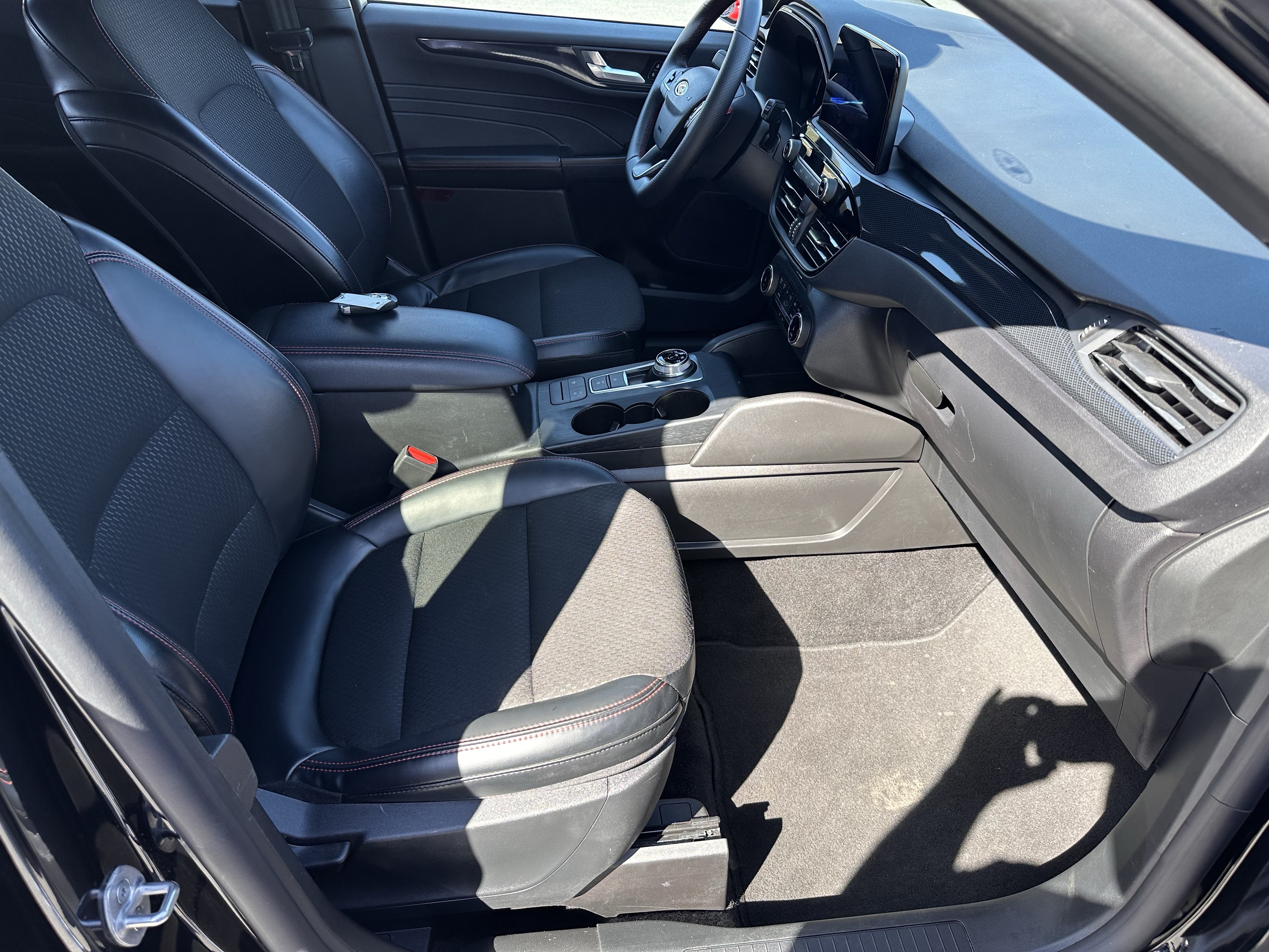 Certified 2025 Ford Escape ST-Line FWD image 14