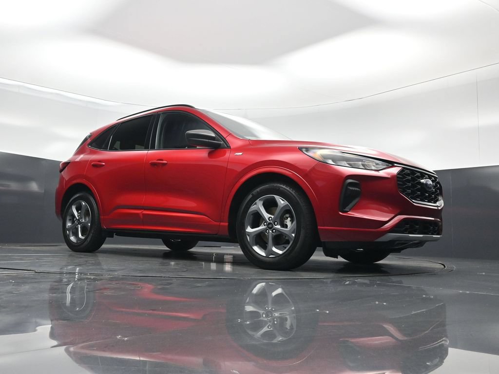 Certified 2023 Ford Escape ST-Line w/ Tech Pack #1 FWD image 3