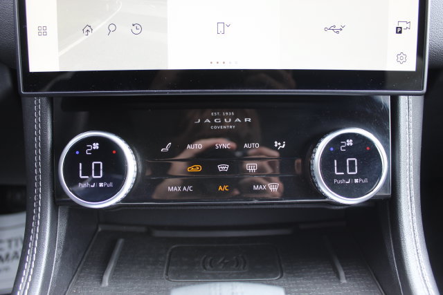 Used 2025 Jaguar F-PACE R-Dynamic S AWD/4WD image 34