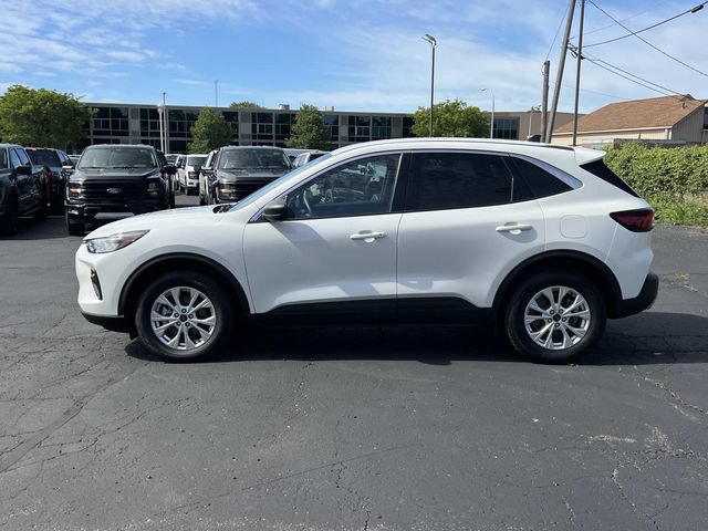 Certified 2023 Ford Escape Active AWD/4WD image 2