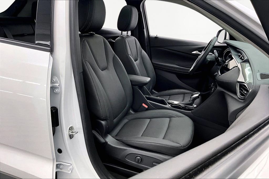 Used 2023 Buick Encore GX Essence w/ Experience Buick Package image 9