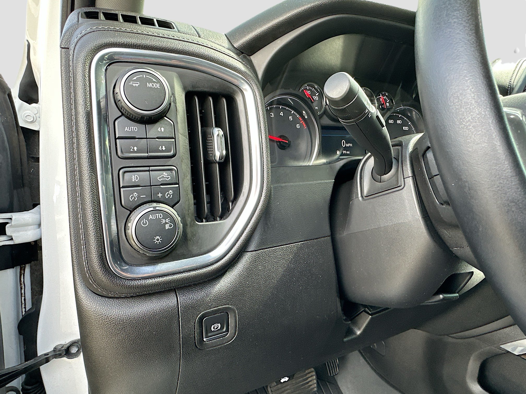 Used 2021 Chevrolet Silverado 1500 LT Trail Boss w/ Bed Protection Package AWD/4WD image 10