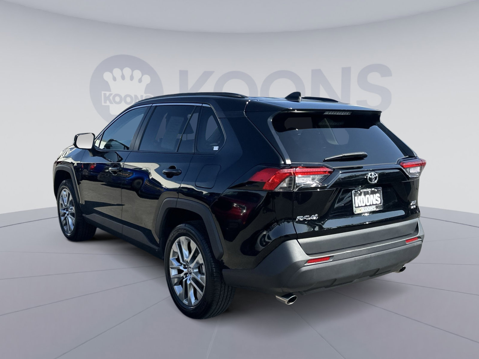 Used 2025 Toyota RAV4 XLE Premium w/ Weather Package AWD/4WD image 14