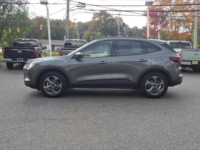 Certified 2025 Ford Escape ST-Line Select AWD/4WD image 4