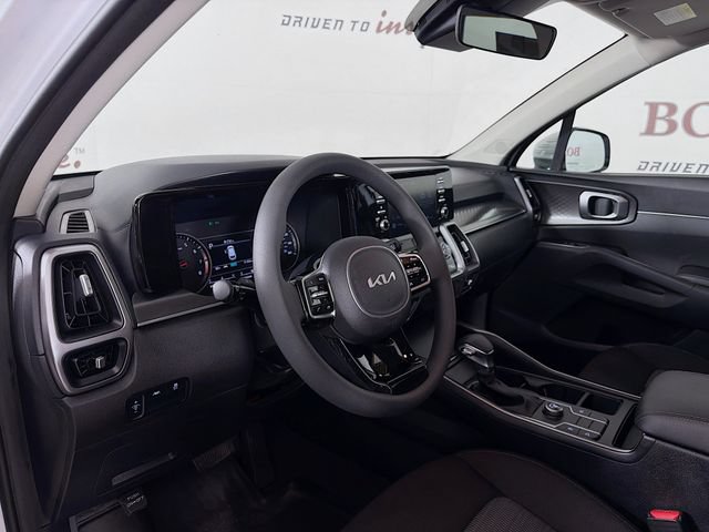 Used 2022 Kia Sorento LX FWD image 11