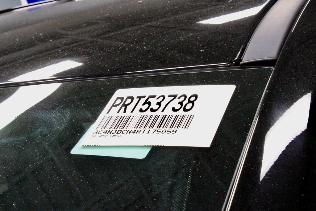 Used 2024 Jeep Compass Limited image 31