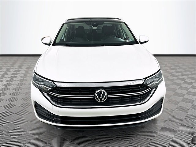 Used 2022 Volkswagen Jetta SE image 8