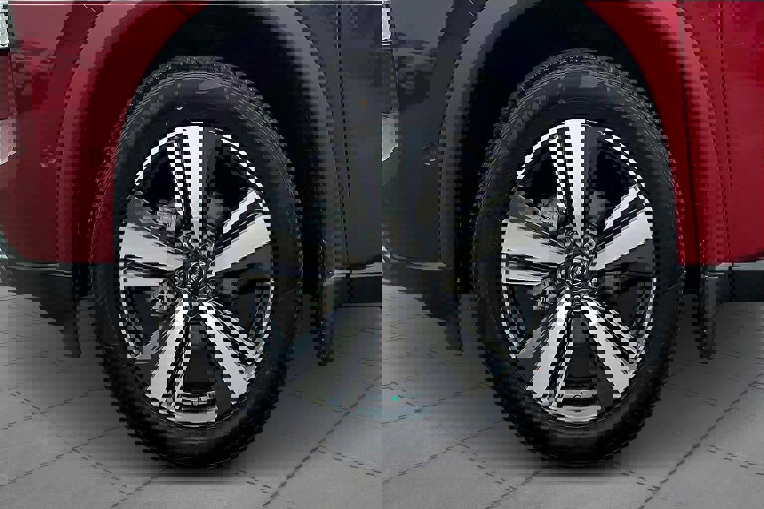 Used 2023 Nissan Rogue SL w/ SL Premium Package image 12