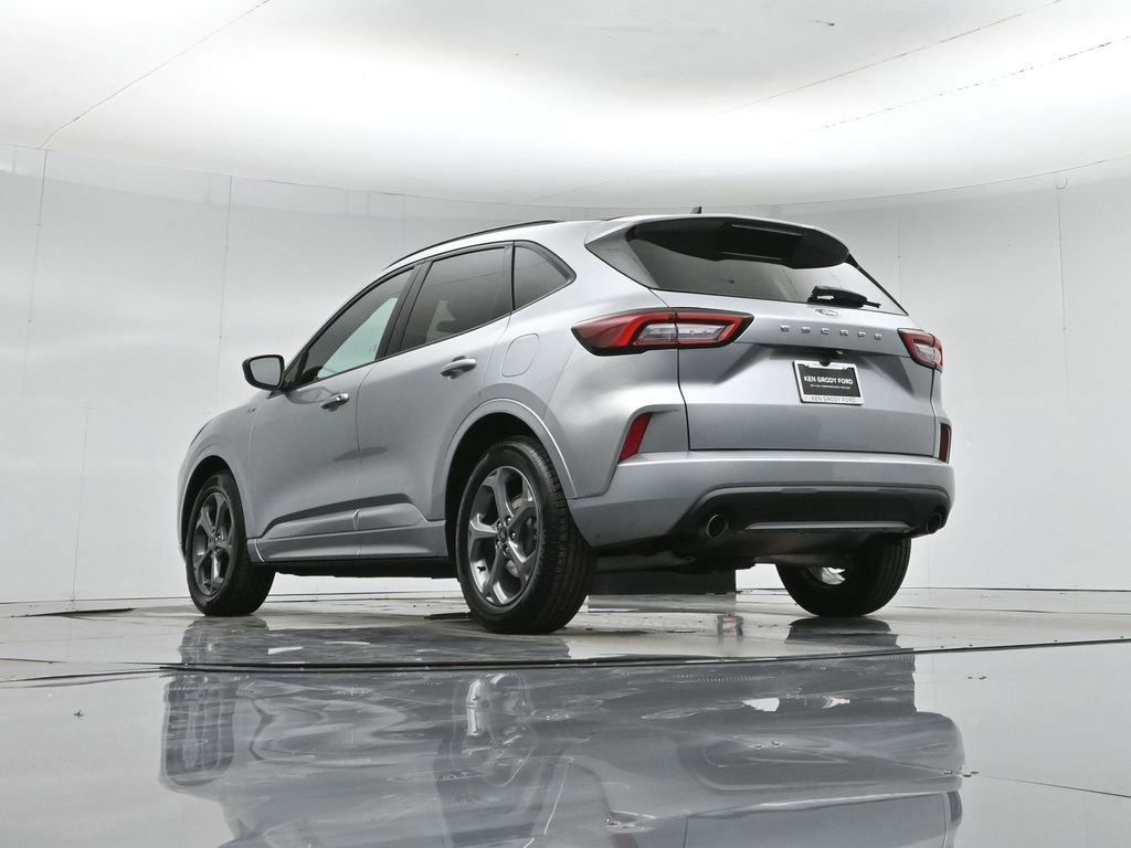 Certified 2024 Ford Escape ST-Line w/ Cold Weather Package image 21