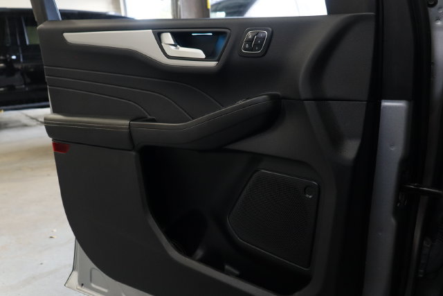Certified 2023 Ford Escape Platinum AWD/4WD image 21