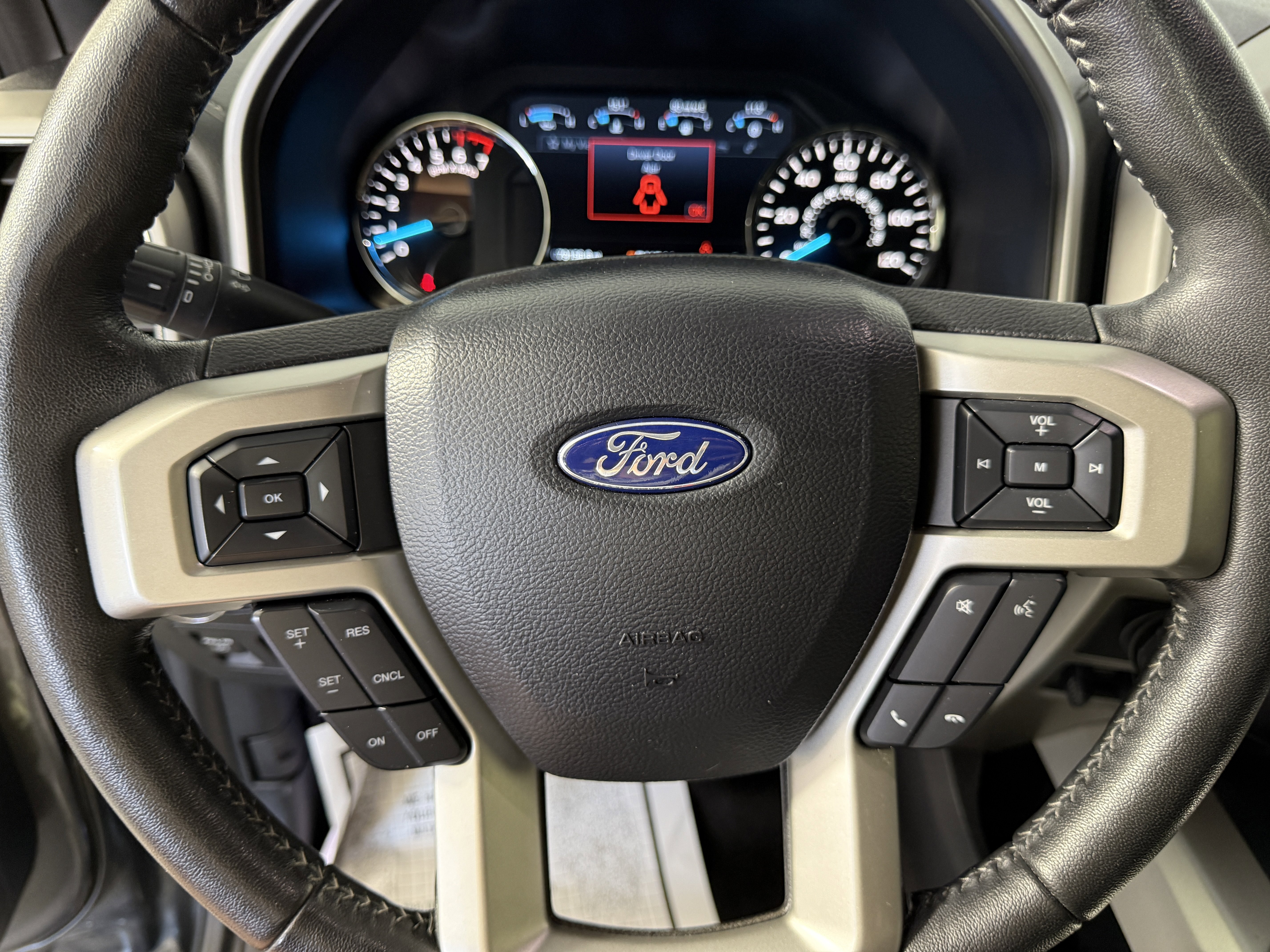 Certified 2020 Ford F150 Lariat w/ Equipment Group 502A Luxury AWD/4WD image 27