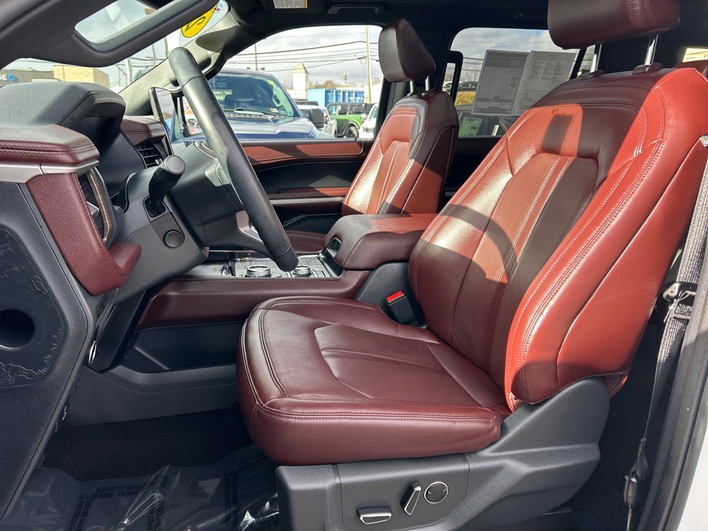 Certified 2023 Ford Expedition Limited image 7