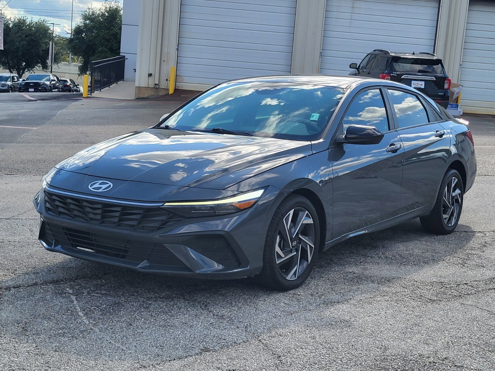 Used 2025 Hyundai Elantra Sport FWD image 8