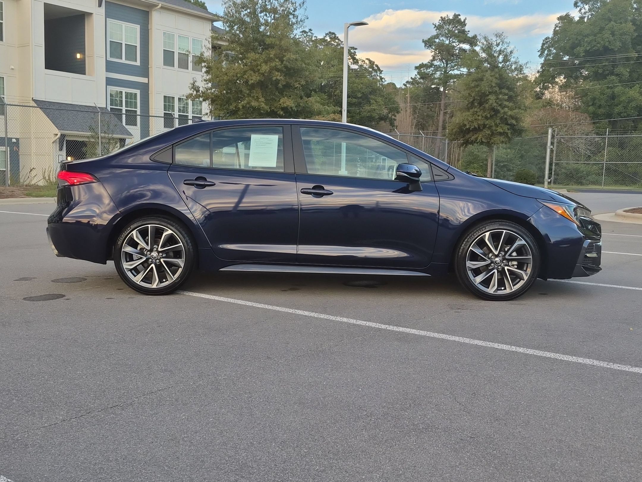 Used 2021 Toyota Corolla XSE FWD image 3