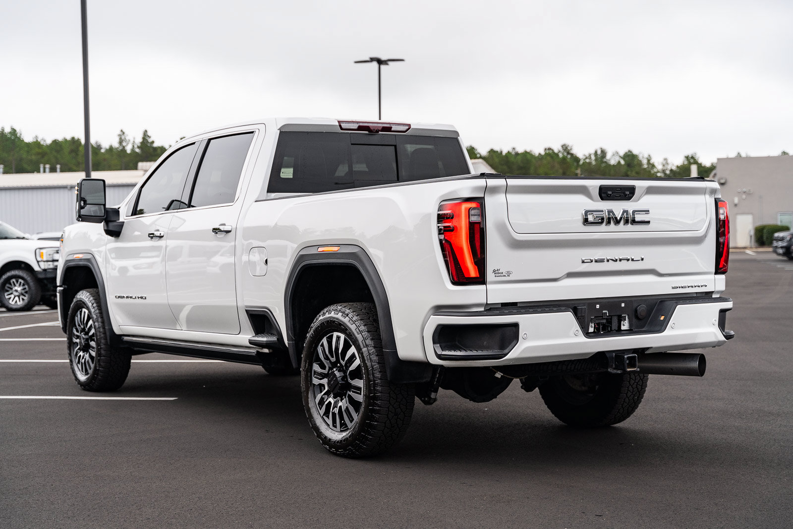 Used 2025 GMC Sierra 2500 Denali Ultimate w/ Max Trailering Package AWD/4WD image 5