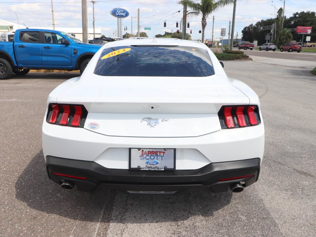 Certified 2024 Ford Mustang Coupe RWD image 10
