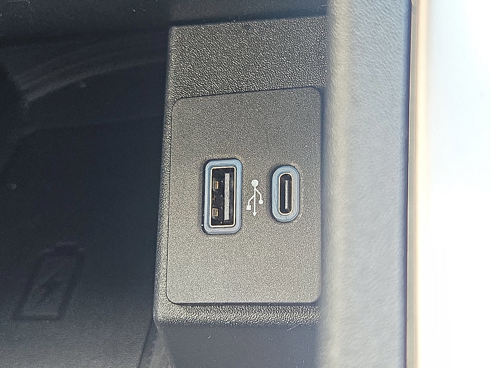 Certified 2022 Ford Edge SEL w/ Convenience Package image 18