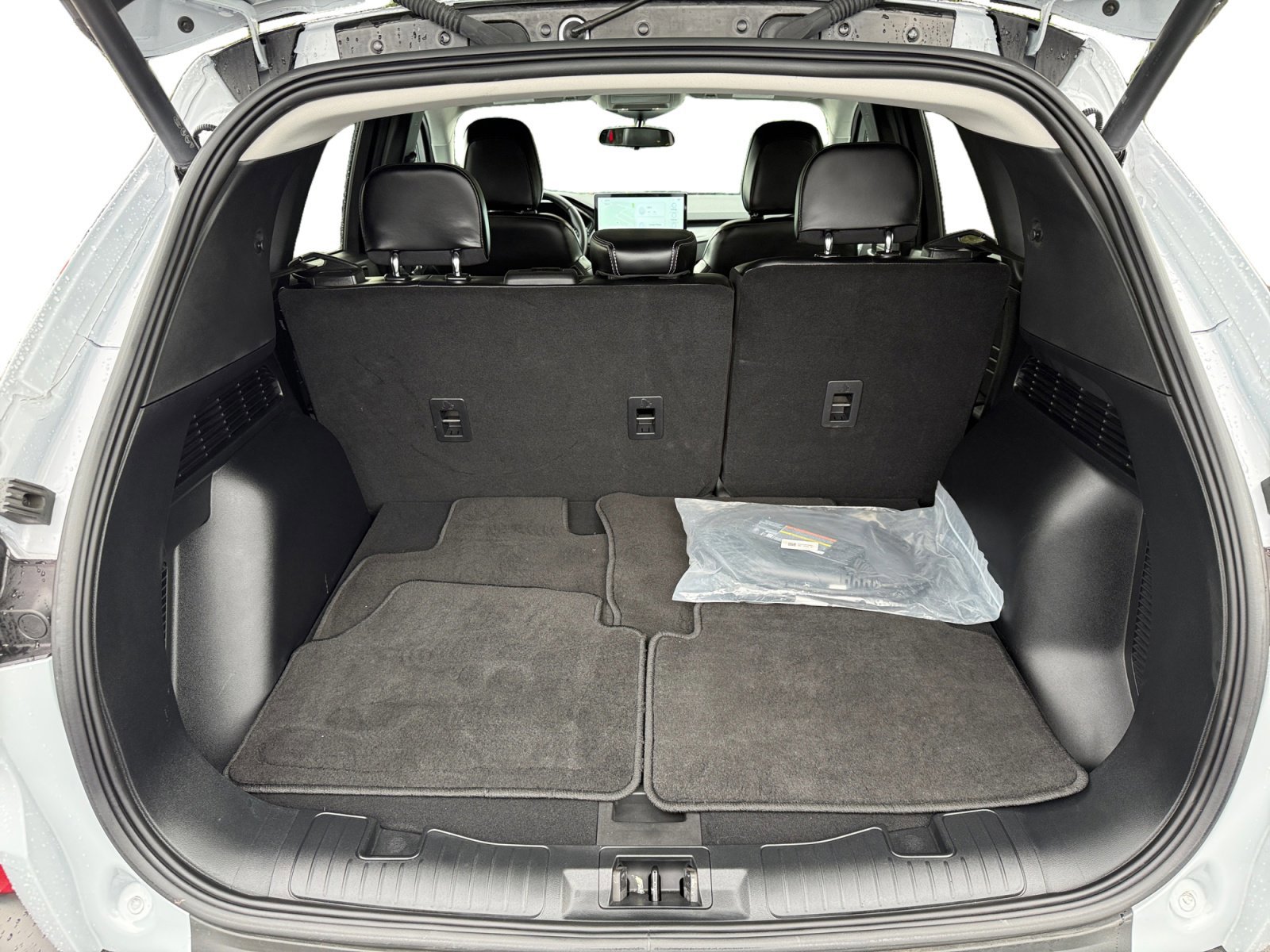 Certified 2025 Ford Escape SE image 17