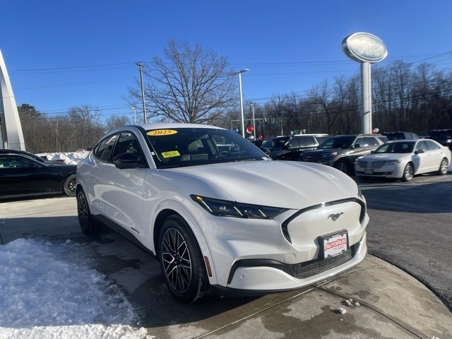Certified 2025 Ford Mustang Mach-E Premium image 6