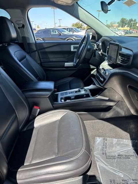 Certified 2023 Ford Explorer XLT w/ Equipment Group 202A RWD image 5