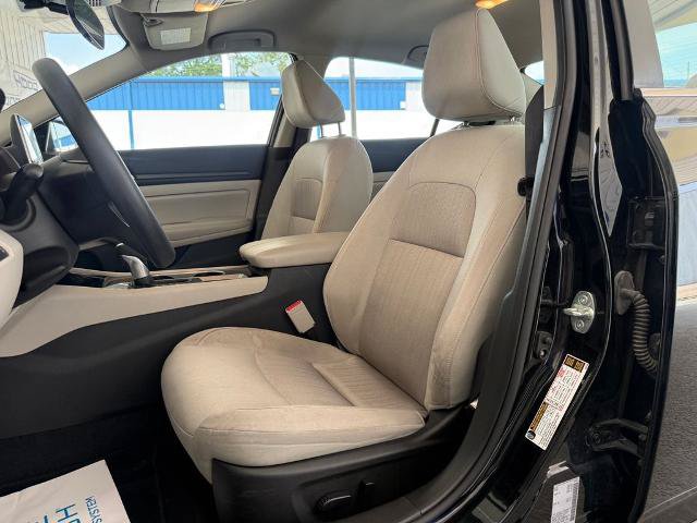 Used 2024 Nissan Altima 2.5 SV FWD image 6