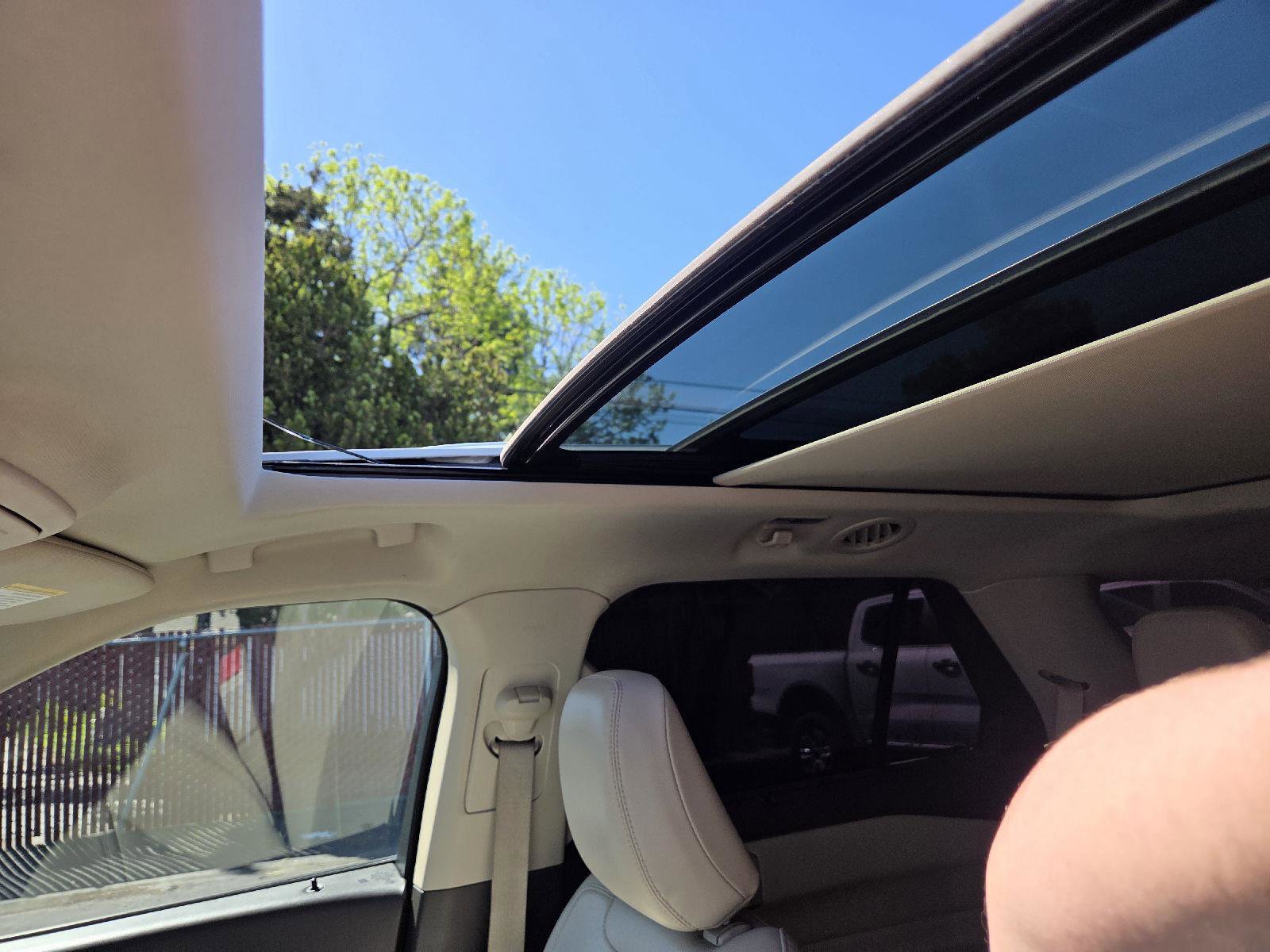 Certified 2021 Ford Explorer Platinum w/ Equipment Group 601A image 27