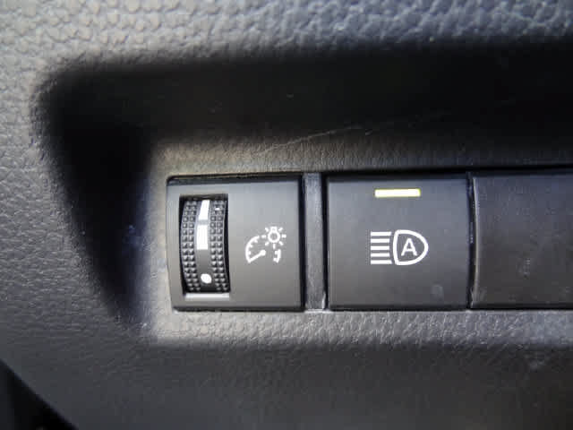 Used 2024 Toyota RAV4 XLE AWD/4WD image 15