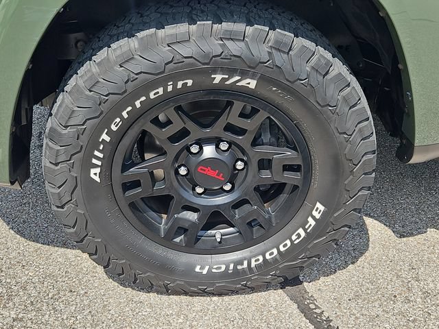Used 2022 Toyota 4Runner TRD Sport AWD/4WD image 9