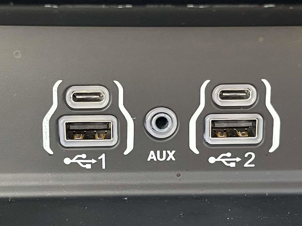 Used 2025 RAM 1500 Laramie w/ Night Edition image 23