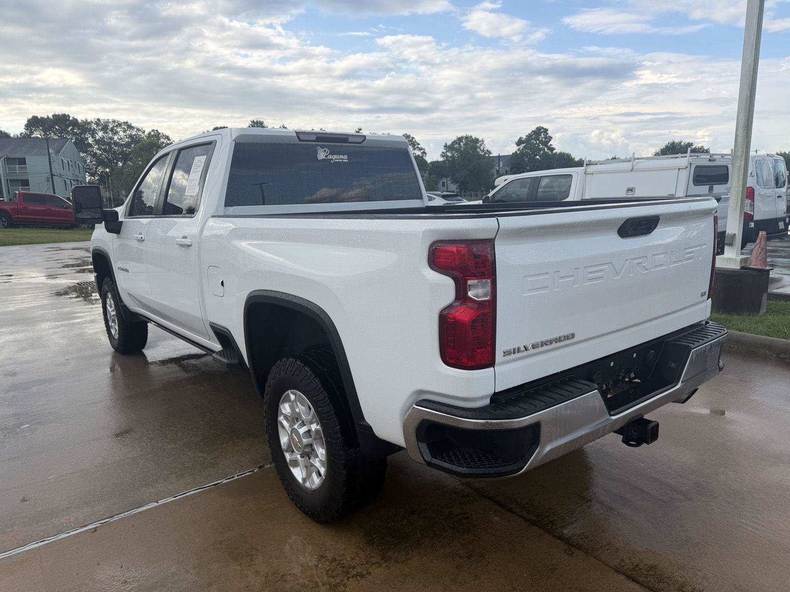 Used 2024 Chevrolet Silverado 2500 LT AWD/4WD image 3