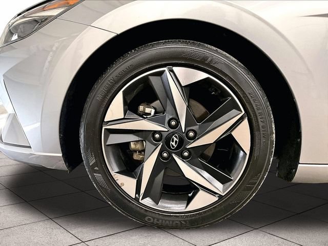 Used 2023 Hyundai Elantra SEL w/ Convenience Package FWD image 8