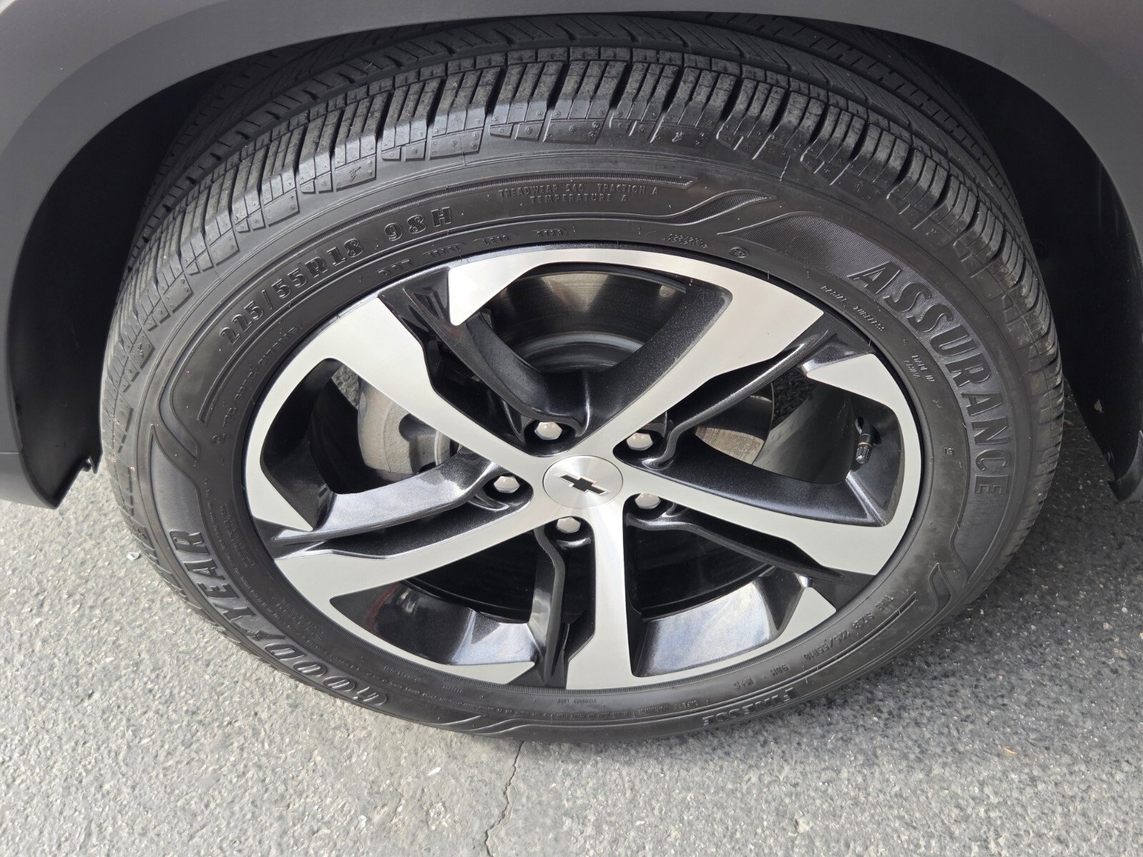 Used 2024 Chevrolet Trax RS w/ Sunroof Package image 9