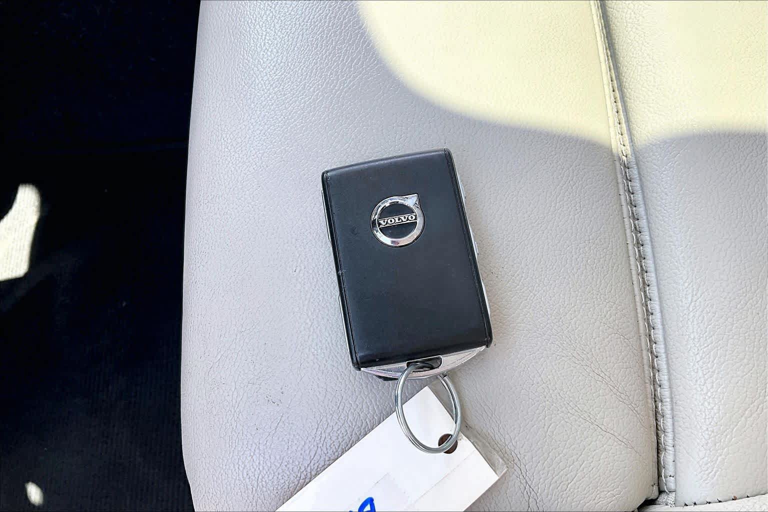 Used 2023 Volvo XC40 B5 Ultimate w/ Climate Package AWD/4WD image 15