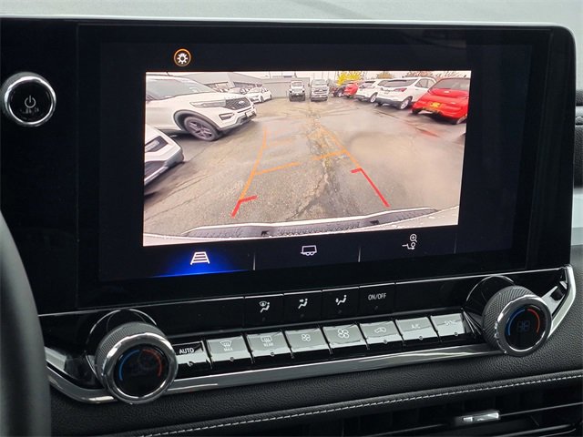 Used 2024 Chevrolet Colorado LT w/ LT Convenience Package image 15